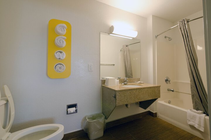 Room 29 of 34