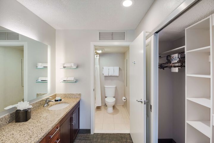 Room 14 of 36