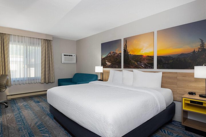 Days Inn and Suites by Wyndham Downtown Missoula-University