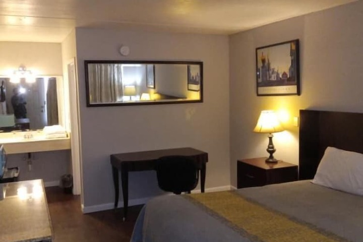 Room 19 of 42