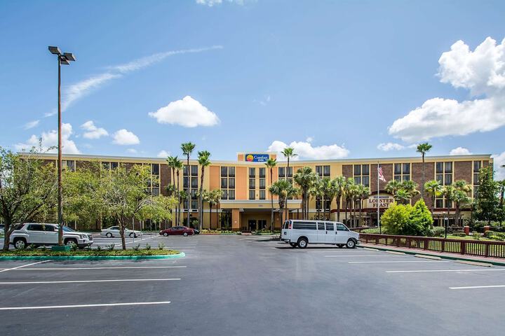 Hotel 7 of 77