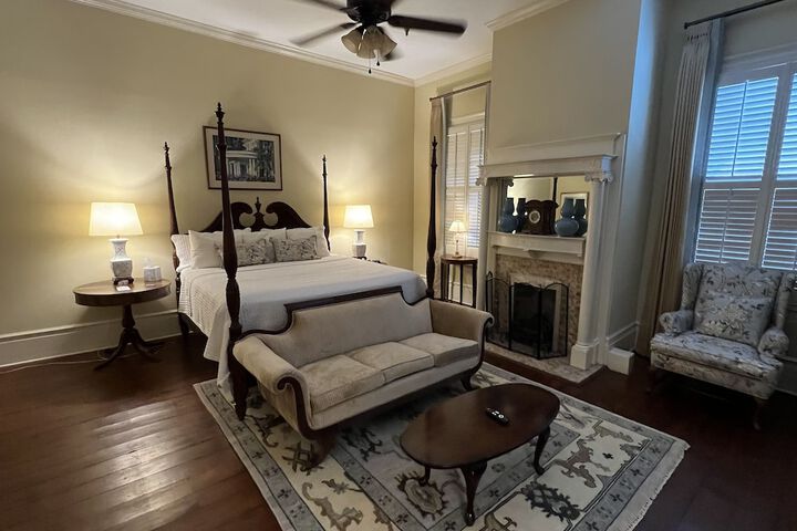 1842 Inn