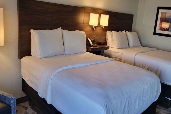 Room 8 of 13