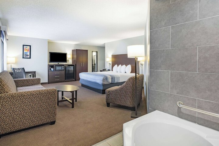 Room 16 of 54
