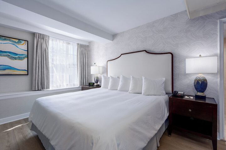 Room 33 of 67