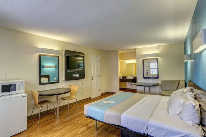 Room 22 of 42