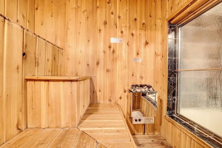 Iron River Retreat w / Sauna: Walk to Ski Brule!
