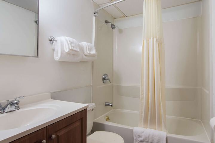 Room 11 of 24