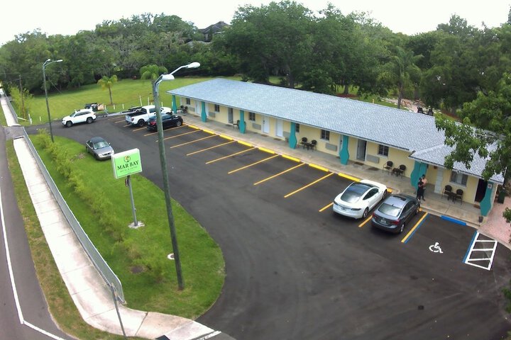 Mar Bay Motel & Suites