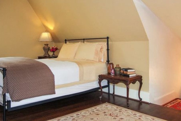 Hillbrook Inn