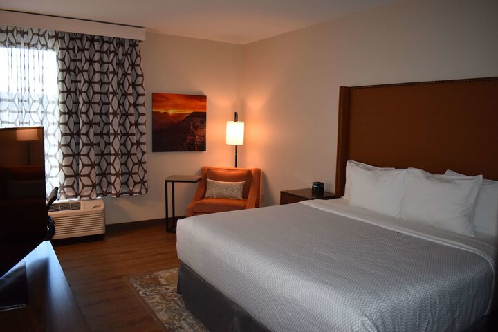 Room 14 of 33