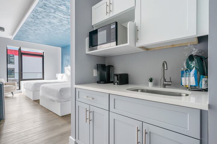 Global Luxury Suites at the Arches
