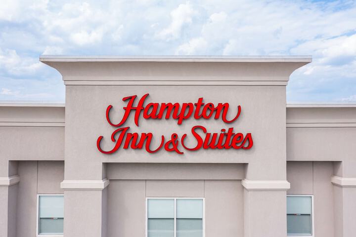 Hampton Inn & Suites Greensboro / Coliseum Area