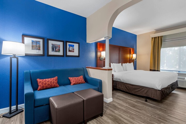 Comfort Suites St. Charles - St Louis