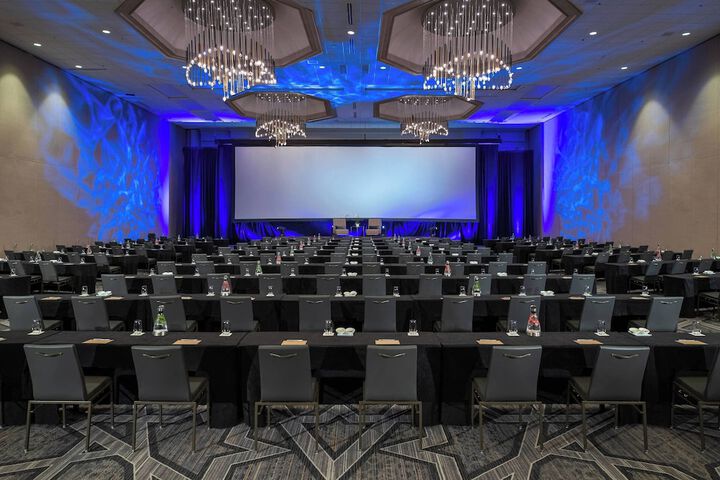 Renaissance Dallas Addison Hotel