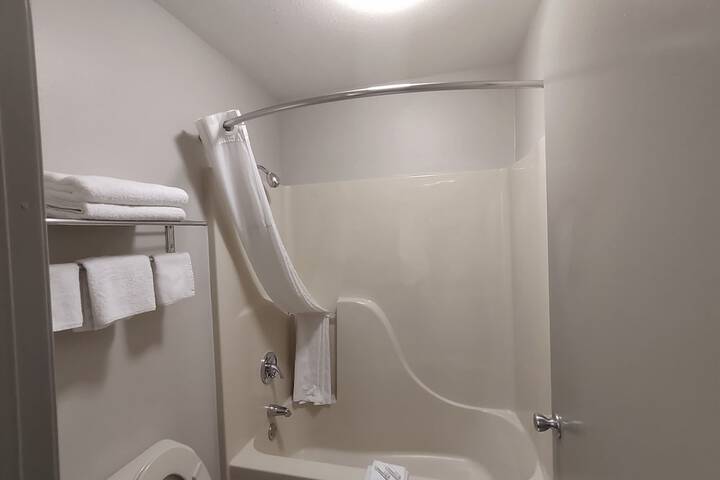 Room 10 of 38