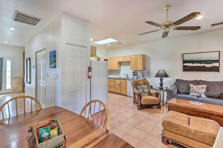 Eloy Desert Oasis w / Courtyard & Pool Access!