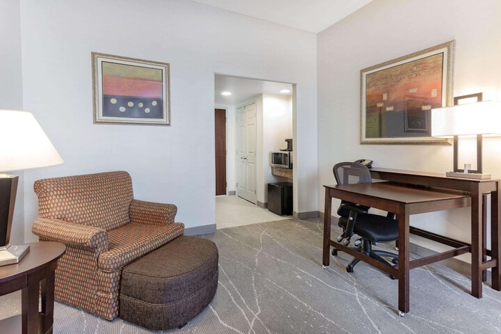 Room 21 of 33