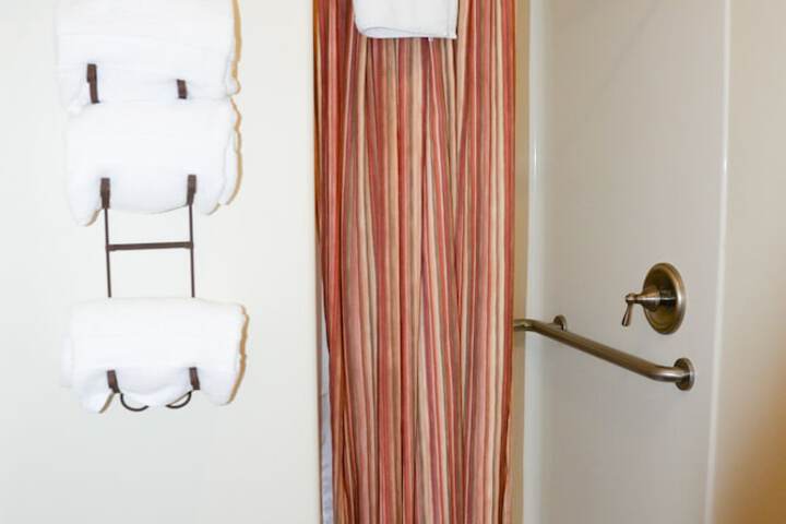 Room 35 of 61