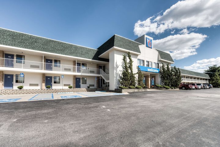 Hotel 2 of 33