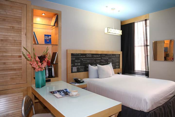 Room 16 of 37