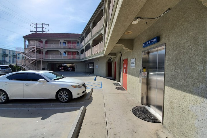 Hotel 5 of 48