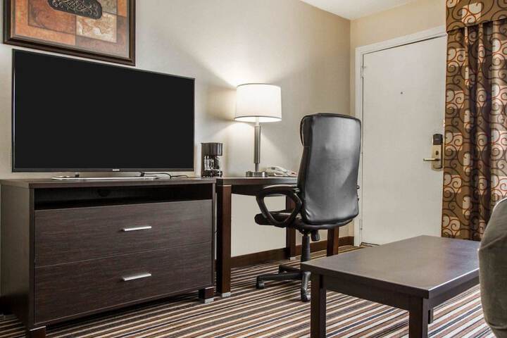 Room 9 of 38