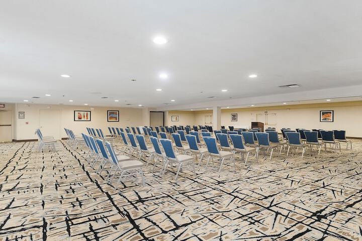 Best Western Plus Heritage Inn