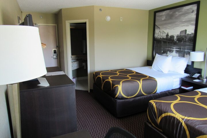 Super 8 by Wyndham New Cumberland