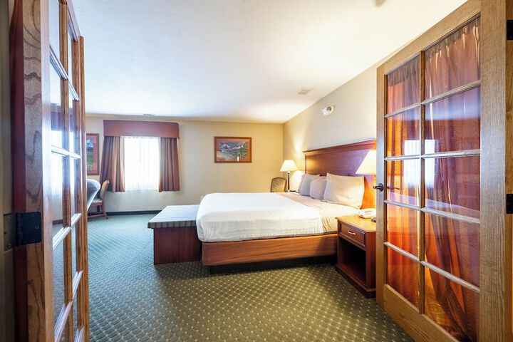 Blue Mountain Inn & Suites