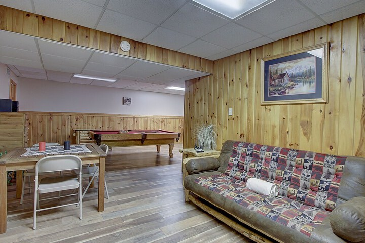 Room 4 of 33