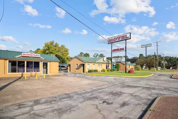 Angelina Motel