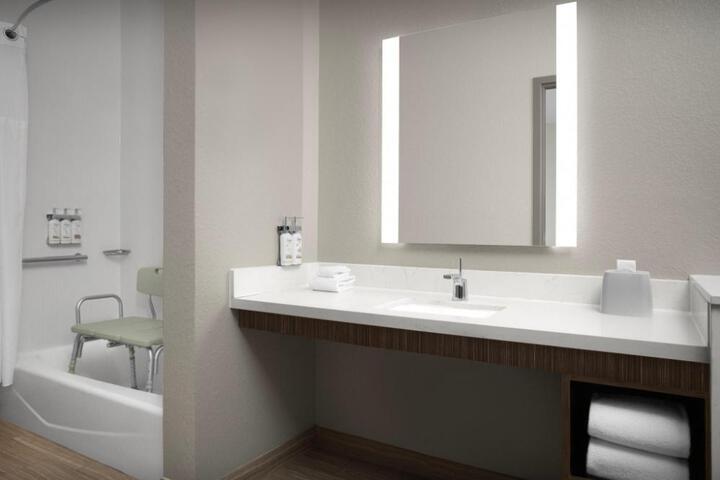 Holiday Inn Express & Suites Birmingham North - Fultondale by IHG