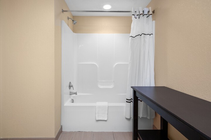Room 19 of 37