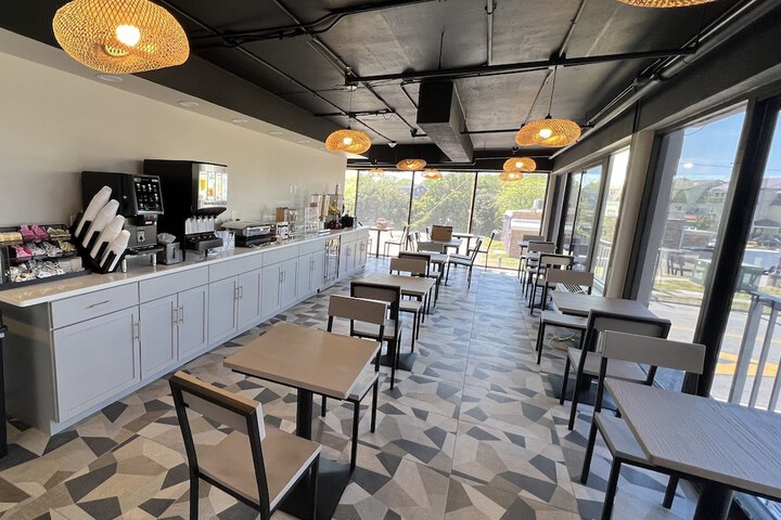 Breakfast/Coffee Service 73 of 76