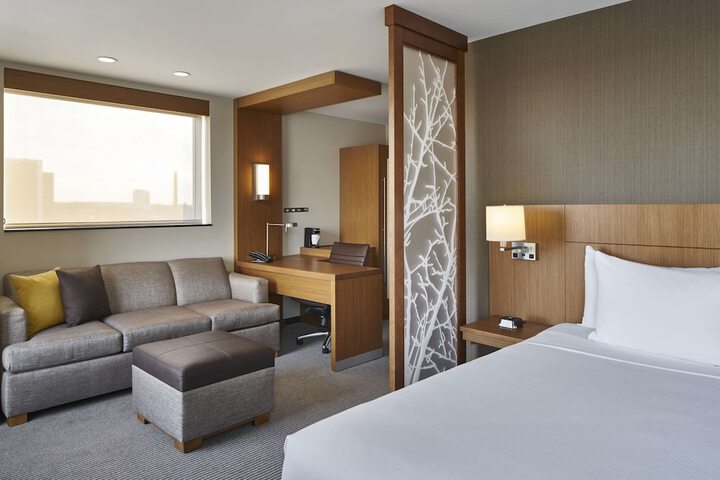 Hyatt Place Wilmington Riverfront