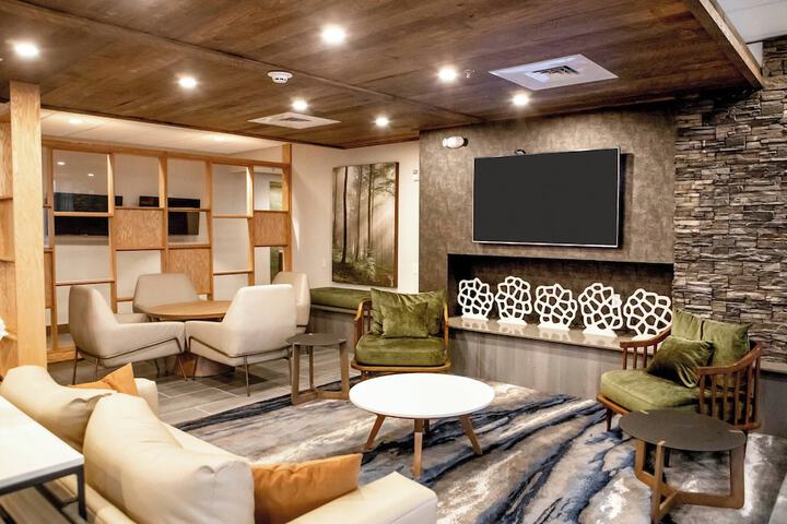 Hotel Interior 10 of 31