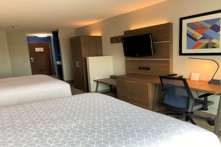Holiday Inn Express & Suites Somerset Central by IHG