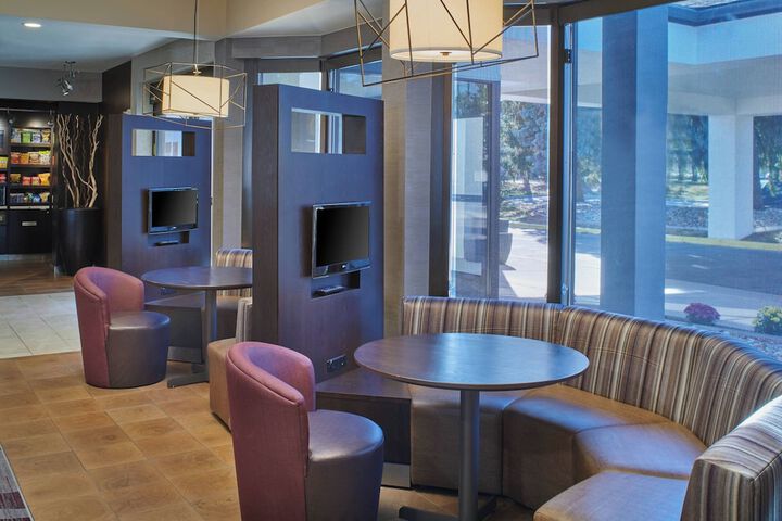 Courtyard by Marriott Detroit Warren