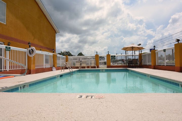 Pool 14 of 50