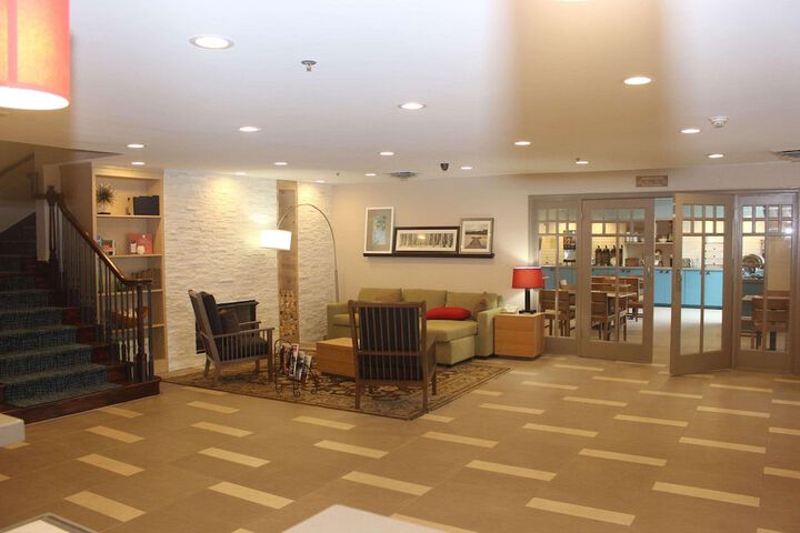 Hotel Interior 4 of 37
