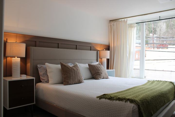The Brooks Hotel