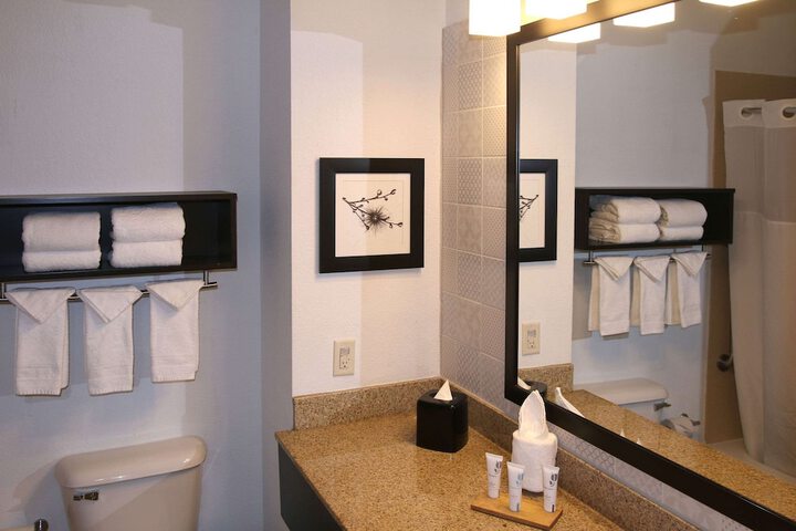 Room 5 of 16