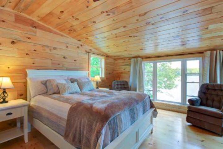 Damariscotta Lakefront Retreat