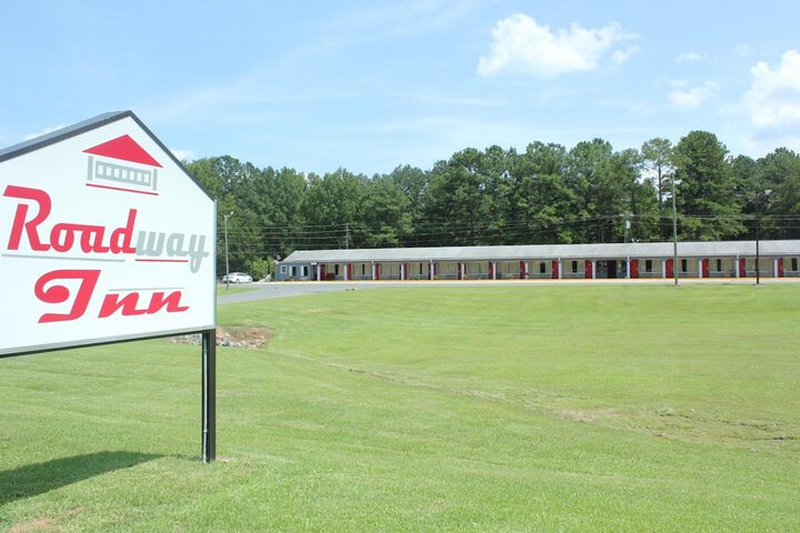 Roadway Inn