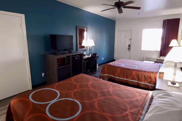 Room 11 of 18