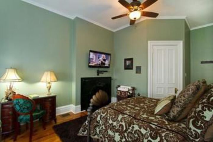 Abigail House Bed & Breakfast