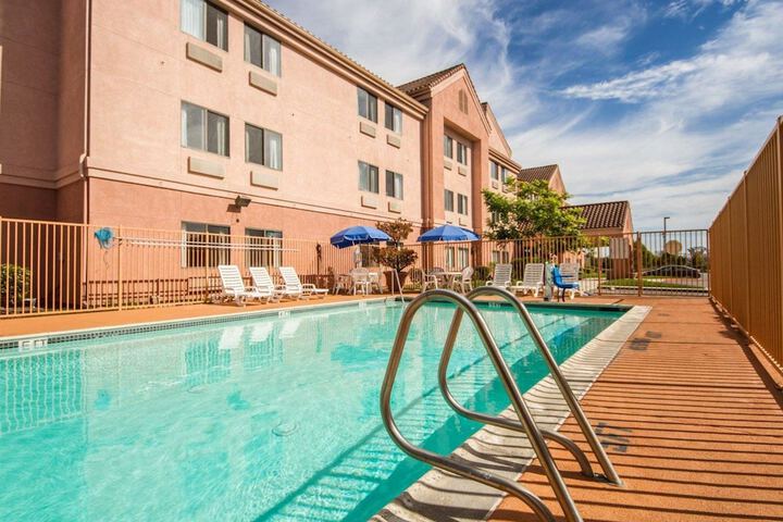 Pool 4 of 23