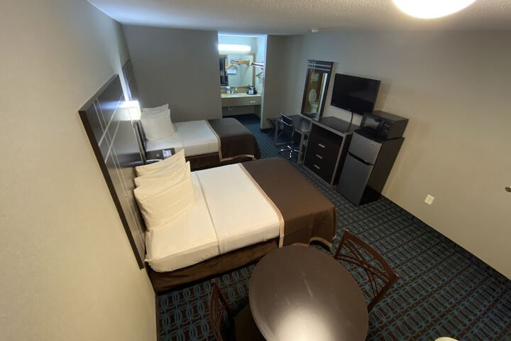 Room 33 of 68