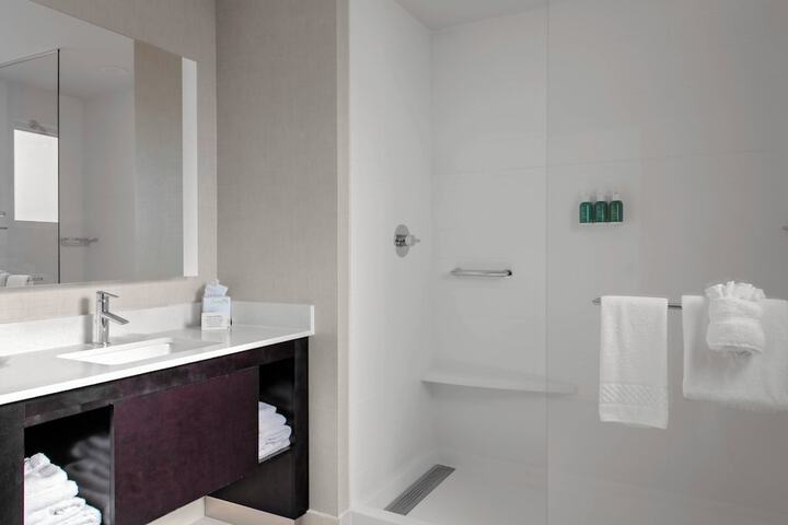 Room 16 of 25